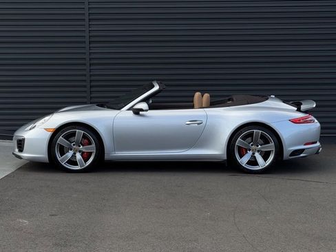 Certified 2018 Porsche 911 Carrera 4S image 2