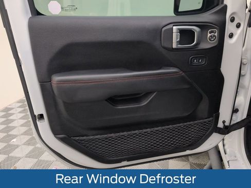Used 2020 Jeep Wrangler Unlimited Rubicon w/ Uconnect 4C Nav & Sound Group AWD/4WD image 32