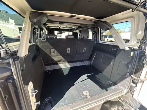 Used 2025 Ford Bronco Badlands AWD/4WD image 9