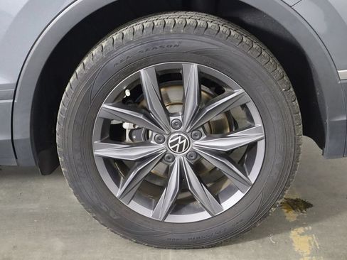 Used 2023 Volkswagen Tiguan SE FWD image 40