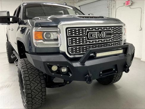 Used 2018 GMC Sierra 2500 Denali w/ Duramax Plus Package AWD/4WD image 25