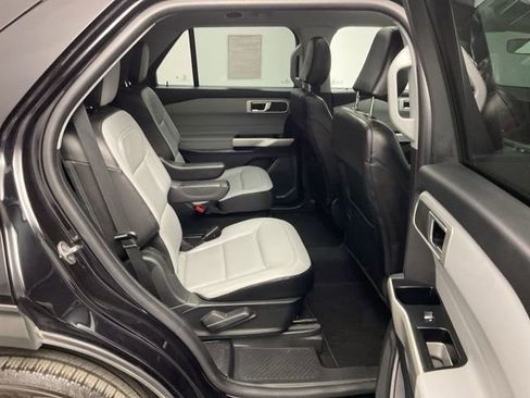 Used 2021 Ford Explorer XLT w/ Equipment Group 202A image 28