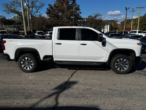Used 2023 Chevrolet Silverado 2500 Custom w/ Custom Value Package image 9