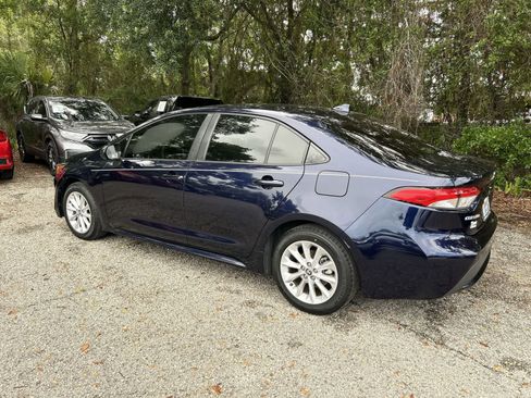 Used 2021 Toyota Corolla LE w/ LE Convenience Package FWD image 6