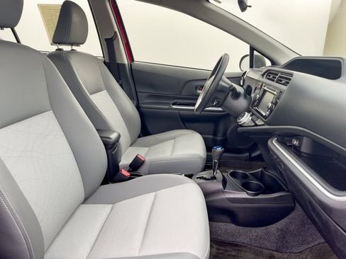 Used 2015 Toyota Prius C Four FWD image 30
