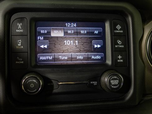 Used 2021 Jeep Wrangler Sport AWD/4WD image 22