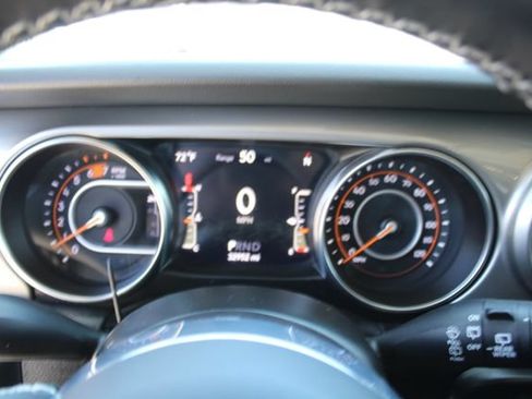 Used 2022 Jeep Wrangler Unlimited Sahara w/ Cold Weather Group AWD/4WD image 22
