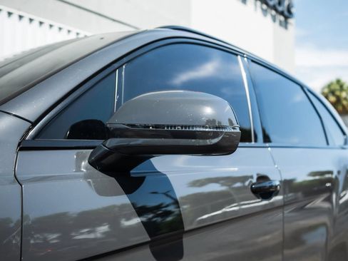 Used 2018 Bentley Bentayga AWD/4WD image 6