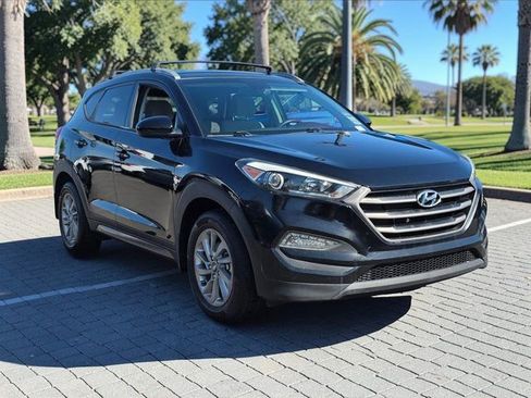 Used 2016 Hyundai Tucson SE w/ Option Group 02 FWD image 4