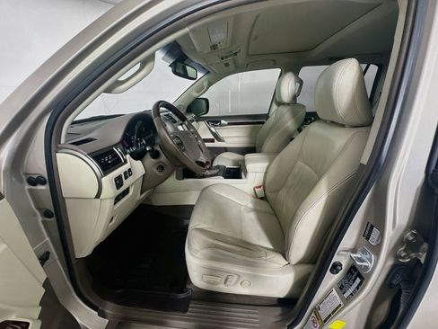 Used 2016 Lexus GX 460 w/ Premium Package AWD/4WD image 13