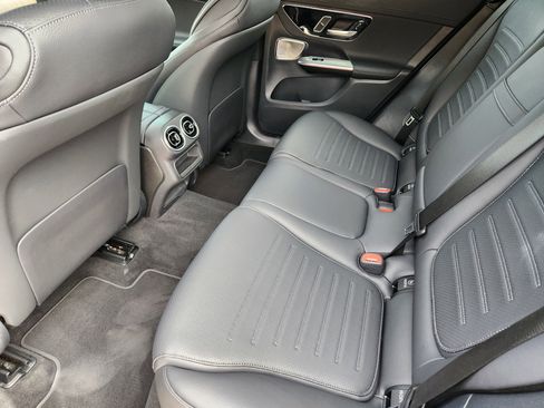 Certified 2025 Mercedes-Benz GLC 300 4MATIC image 31