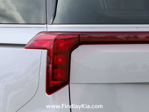 New 2026 Kia Carnival FWD image 14