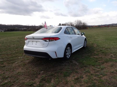 Used 2023 Toyota Corolla LE image 6