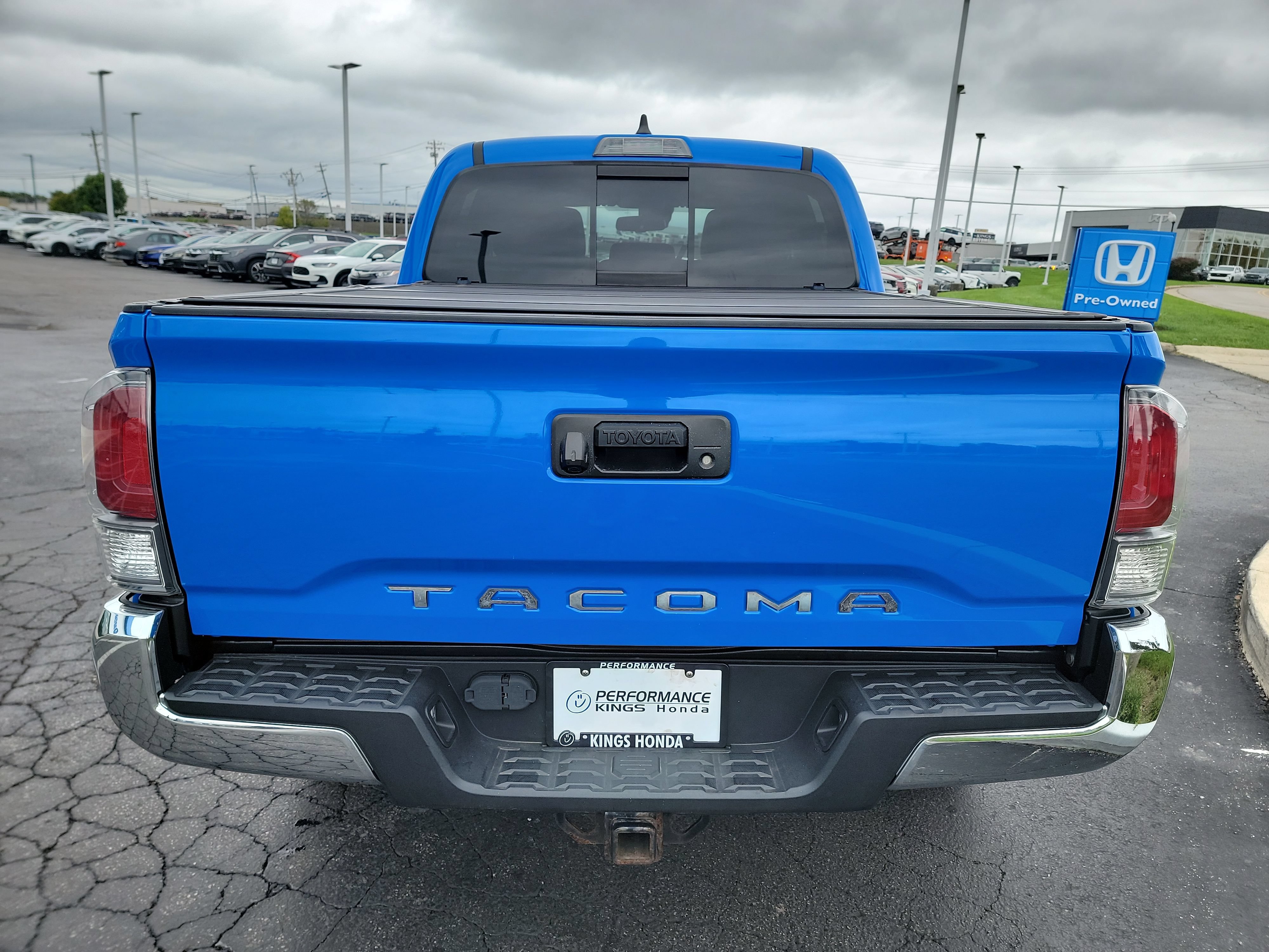 Used 2020 Toyota Tacoma TRD Off-Road AWD/4WD image 8