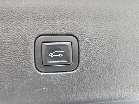 Used 2019 Buick Enclave Premium AWD/4WD image 7