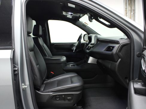 Used 2023 Chevrolet Suburban Z71 image 17