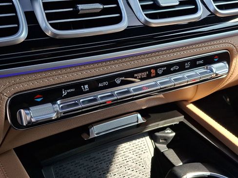 Certified 2024 Mercedes-Benz GLS 450 4MATIC image 16