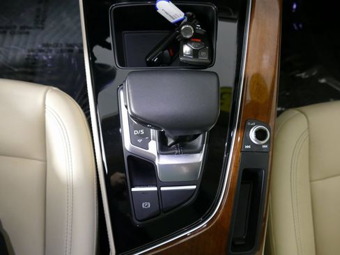 Used 2023 Audi A4 2.0T Premium Plus w/ Premium Plus Package image 16