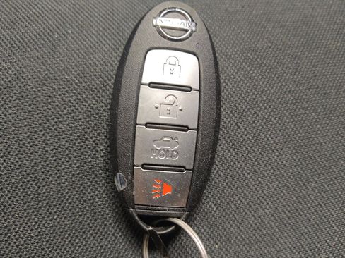 Used 2020 Nissan Versa SV FWD image 32