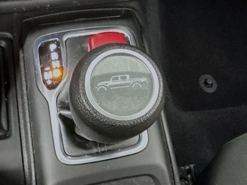 Used 2022 Jeep Gladiator Willys image 20