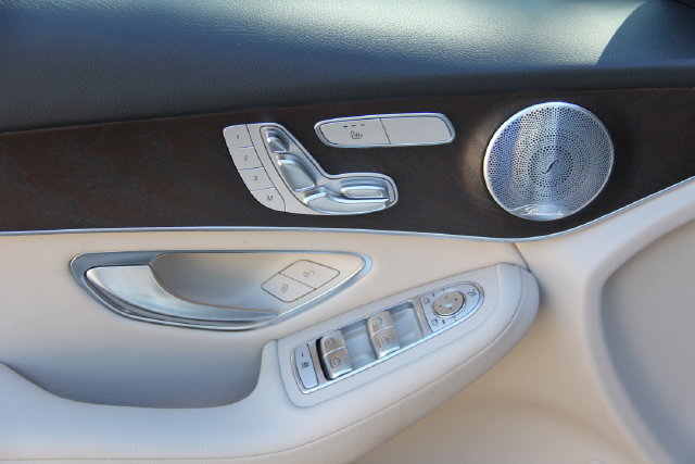Used 2019 Mercedes-Benz GLC 300 4MATIC image 16
