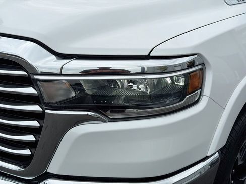 Used 2025 RAM 1500 Laramie AWD/4WD image 9