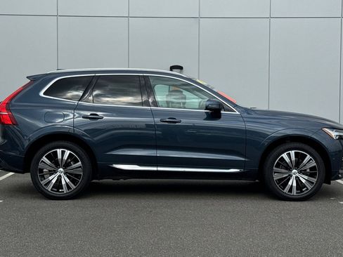 Used 2023 Volvo XC60 B5 Plus AWD/4WD image 6