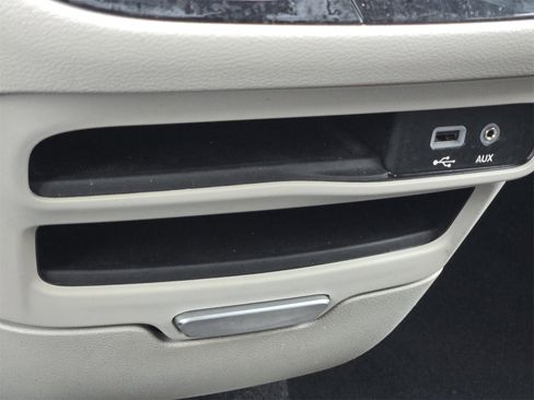 Used 2017 Chrysler Pacifica Touring-L image 30