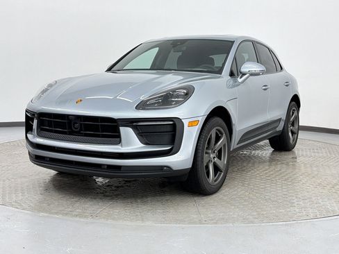New 2026 Porsche Macan image 1