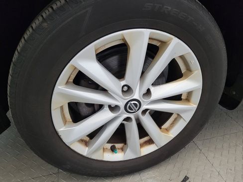 Used 2019 Nissan Rogue Sport S w/ Appearance Package AWD/4WD image 31