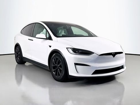 Used 2023 Tesla Model X AWD/4WD image 3