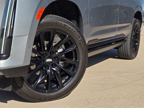 Used 2023 Cadillac Escalade Sport w/ LPO, ONYX Package AWD/4WD image 8