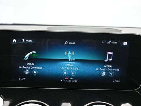 Used 2021 Mercedes-Benz GLB 250 4MATIC w/ Premium Package image 18