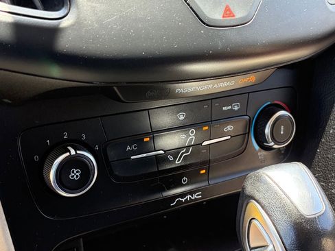 Used 2015 Ford Focus SE FWD image 7