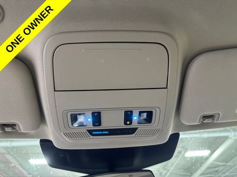 Used 2022 Ford Explorer XLT w/ Equipment Group 202A AWD/4WD image 21