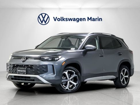 New 2026 Volkswagen Tiguan SE image 1