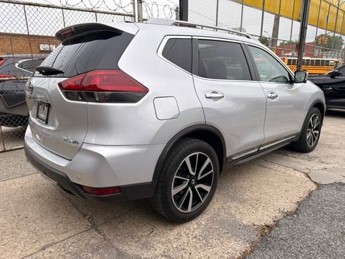 Used 2019 Nissan Rogue SL w/ Premium Package AWD/4WD image 4