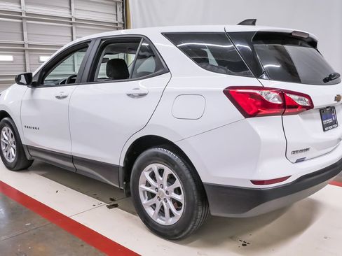 Used 2021 Chevrolet Equinox LS FWD image 8