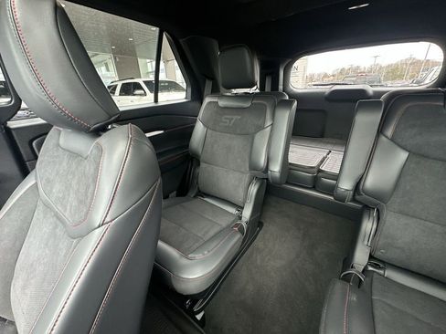 Used 2025 Ford Explorer ST w/ Sun And Sound Package image 12