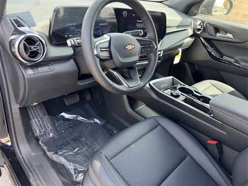 New 2026 Chevrolet Equinox LT w/ Convenience Package II image 11