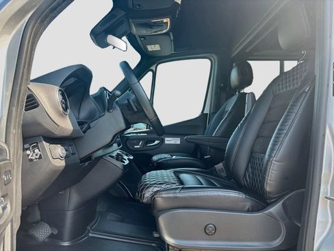 Used 2023 Mercedes-Benz Sprinter 3500 image 44