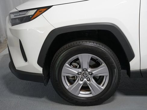 Used 2025 Toyota RAV4 LE AWD/4WD image 5