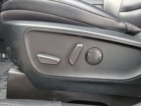 Used 2022 Ford Escape SEL w/ Technology Package image 19