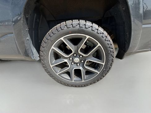 Used 2020 RAM 1500 Laramie AWD/4WD image 11