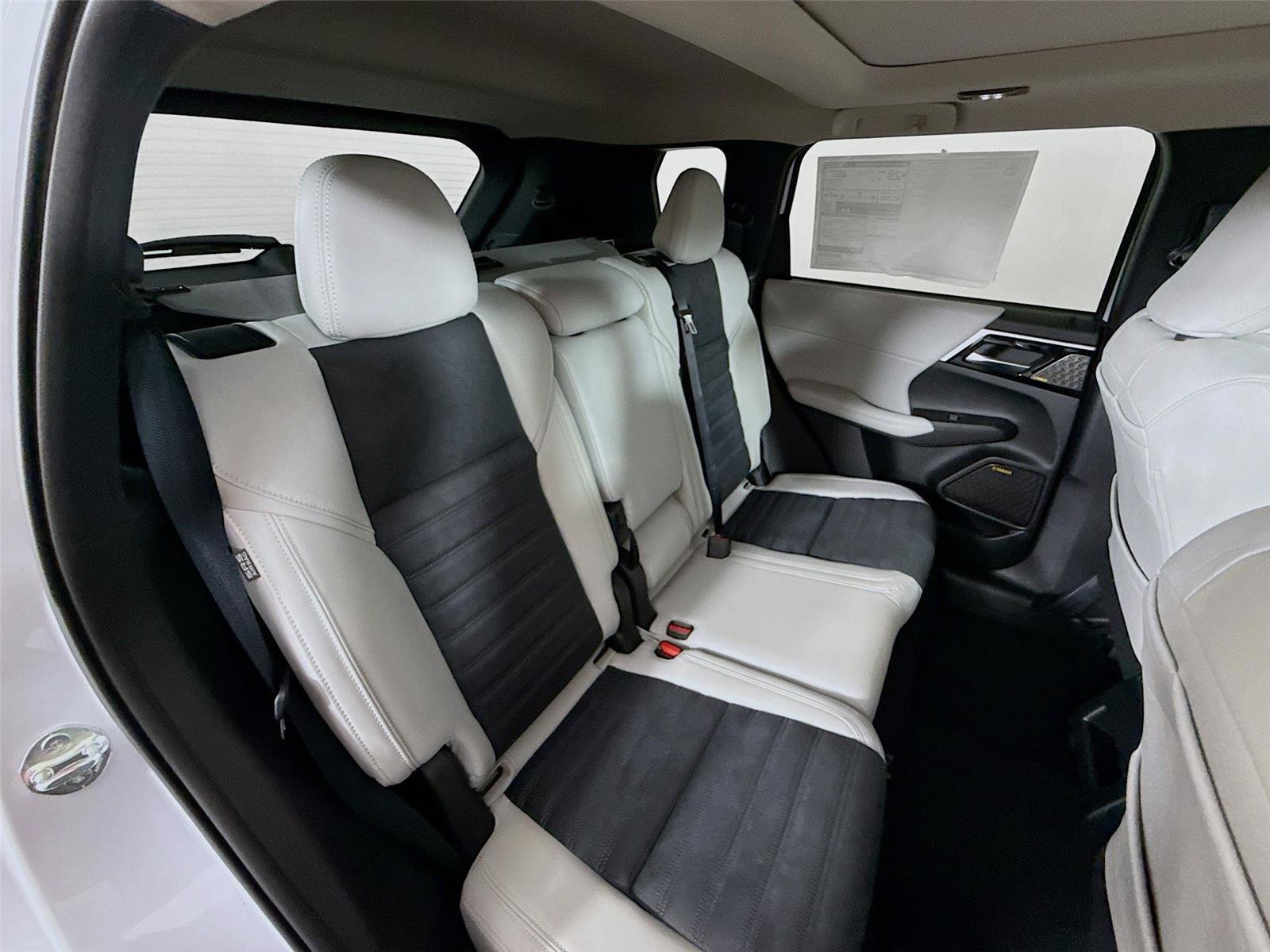 New 2026 Mitsubishi Outlander SE FWD image 25