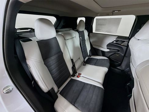 New 2026 Mitsubishi Outlander SE FWD image 25