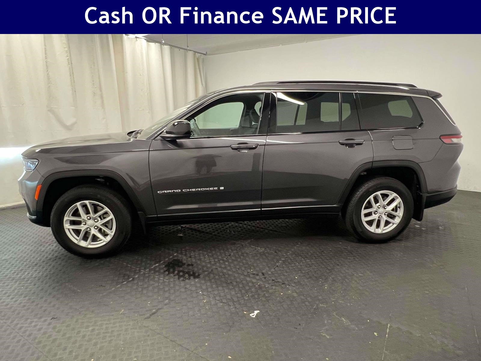 Certified 2025 Jeep Grand Cherokee L Laredo w/ Luxury Tech Group I AWD/4WD image 9