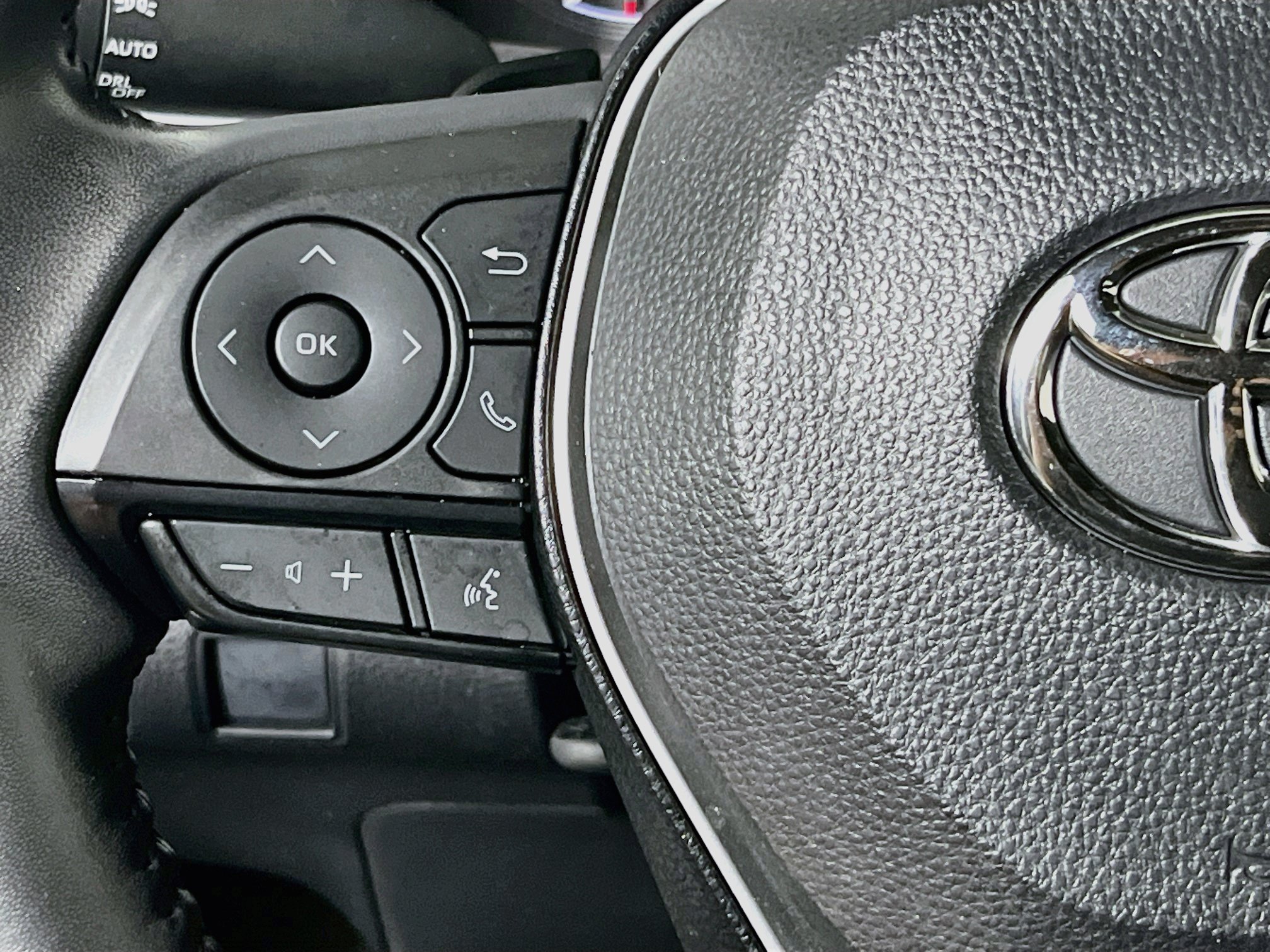 Used 2021 Toyota Corolla SE FWD image 18