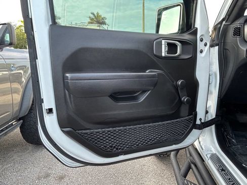 Used 2022 Jeep Wrangler Sport AWD/4WD image 31