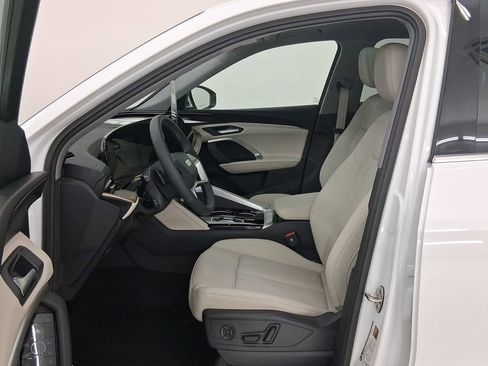 Used 2025 Audi Q5 Premium w/ Convenience Package AWD/4WD image 4